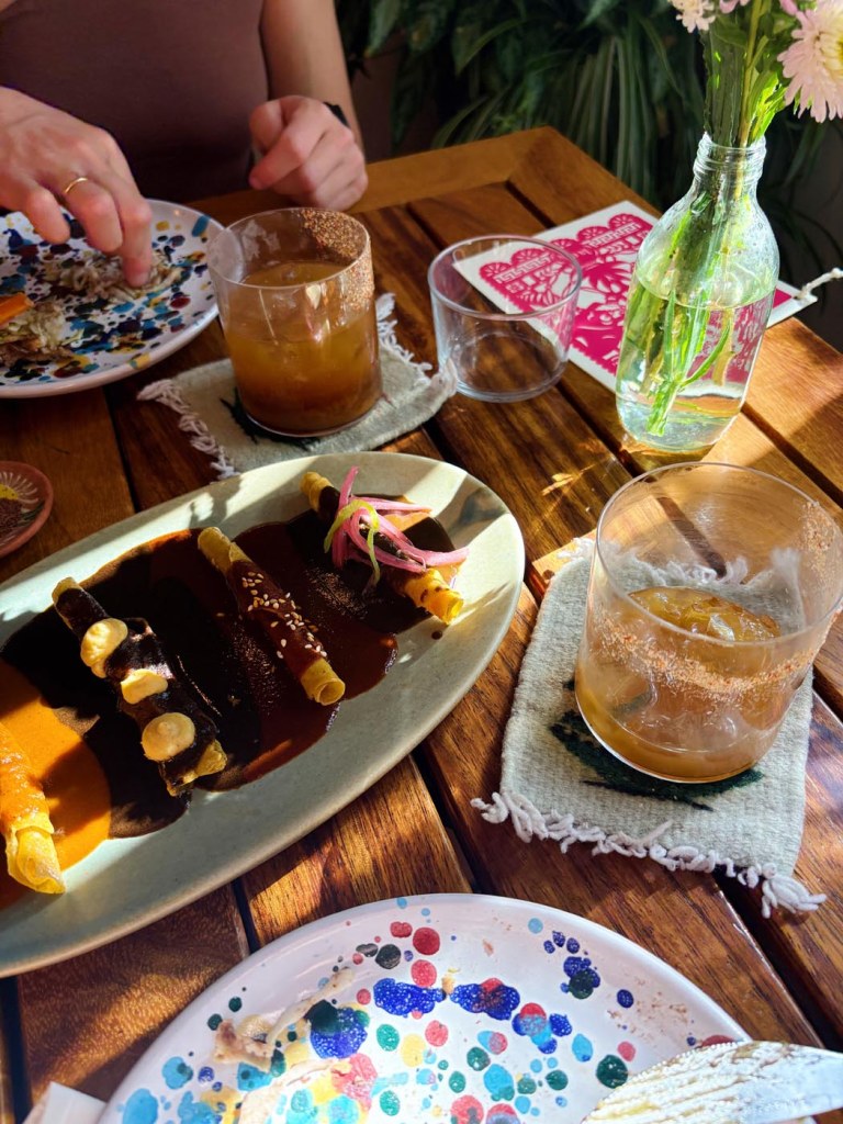 Vegetarian lunch at restaurant La Olla in Oaxaca